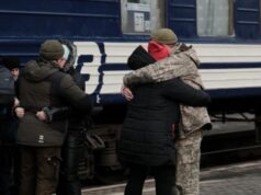 Чоловіків у розшуку та без військового квитка можна забронювати: Зеленський підписав закон Чоловіків-у-розшуку-та-без-військового-квитка-можна-забронювати:-Зеленський-підписав-закон