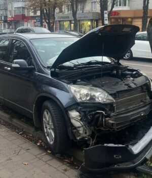 ford-зіткнувся-з-honda:-у-Луцьку-на-Перемоги-–-ДТП ford-зіткнувся-з-honda:-у-Луцьку-на-Перемоги-–-ДТП