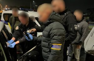 У Луцьку 54- річний чоловік зламував авто та грабував їх У-Луцьку-54-річний-чоловік-зламував-авто-та-грабував-їх