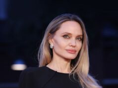 «Жителі Миколаєва і Херсона щодня живуть у небезпеці, але не здаються»: Анджеліна Джолі – про... «Жителі-Миколаєва-і-Херсона-щодня-живуть-у-небезпеці,-але-не-здаються»:-Анджеліна-Джолі-–-про.