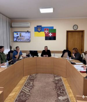 Підготовка-до-позачергової-сесії:-депутати-Нововолинської-міської-ради-працюють-у-комісіях Підготовка-до-позачергової-сесії:-депутати-Нововолинської-міської-ради-працюють-у-комісіях