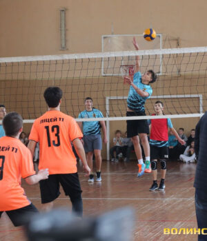 У-Луцькій-громаді-стартували-міжшкільні-змагання-з-волейболу-нового-формату.-Фото У-Луцькій-громаді-стартували-міжшкільні-змагання-з-волейболу-нового-формату.-Фото