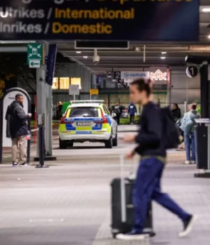 Дрони-паралізували-роботу-другого-за-розміром-аеропорту-Швеції Дрони-паралізували-роботу-другого-за-розміром-аеропорту-Швеції