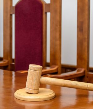 На-Волині-суд-змусив-навчальні-заклади-виплатити-допомогу-трьом-дітям-сиротам На-Волині-суд-змусив-навчальні-заклади-виплатити-допомогу-трьом-дітям-сиротам