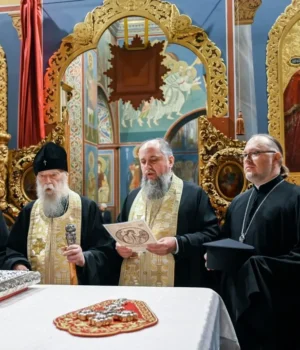 1762383256_841.webp Патріарх Філарет і митрополит Епіфаній разом провели молитву за перемогу України