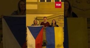 Чеський політик НАКАЗАВ ЗНЯТИ СТЯГ УКРАЇНИ — колеги цього НЕ СТЕРПІЛИ! (ВІДЕО) Чеський політик НАКАЗАВ ЗНЯТИ СТЯГ УКРАЇНИ — колеги цього НЕ СТЕРПІЛИ! (ВІДЕО)