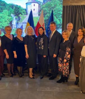 «Сьогодні-ми-по-один-бік-правди»:-у-Луцьку-відзначили-річницю-незалежності-Польщі «Сьогодні-ми-по-один-бік-правди»:-у-Луцьку-відзначили-річницю-незалежності-Польщі