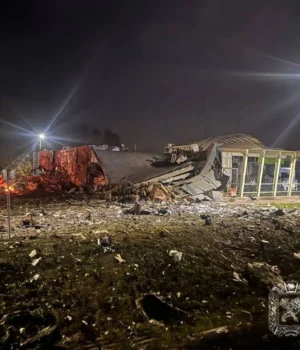 росіяни-зруйнували-КАБами-заправку-під-Харковом:-є-постраждалі росіяни-зруйнували-КАБами-заправку-під-Харковом:-є-постраждалі