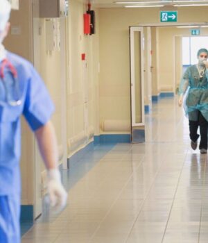 У-Львові-через-отруєння-госпіталізували-9-учнів-і-вчительку:-всі-вони-їли-в-їдальні-ліцею У-Львові-через-отруєння-госпіталізували-9-учнів-і-вчительку:-всі-вони-їли-в-їдальні-ліцею