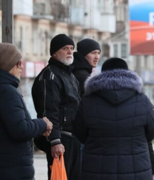 «Я-Україні-не-потрібна-взагалі»:-хто-та-що-має-сказати-людям-в-окупації?