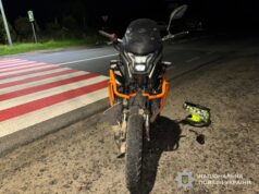 У Луцьку спіймали неповнолітнього, який їхав мотоциклом без прав та віз пасажира без шолома У-Луцьку-спіймали-неповнолітнього,-який-їхав-мотоциклом-без-прав-та-віз-пасажира-без-шолома