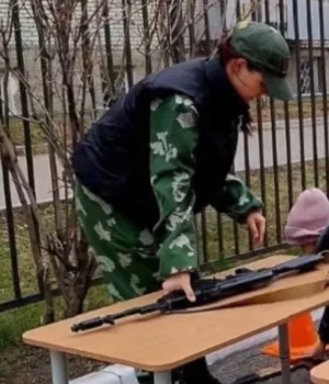 Не-лише-школярі:-у-росії-до-потенційної-участі-в-війні-з-Україною-готують-з-дитячих. Не-лише-школярі:-у-росії-до-потенційної-участі-в-війні-з-Україною-готують-з-дитячих.