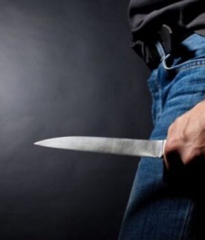 На-Волині-судили-чоловіка,-який-напав-на-поліцію-з-ножем На-Волині-судили-чоловіка,-який-напав-на-поліцію-з-ножем