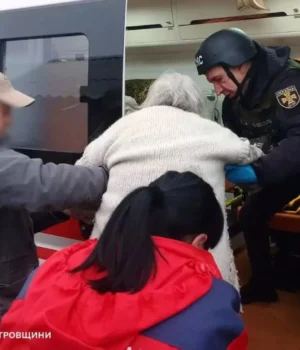 Ворожі-атаки-на-Дніпропетровщині:-зруйновано-заклад-освіти,-поранено-жінку Ворожі-атаки-на-Дніпропетровщині:-зруйновано-заклад-освіти,-поранено-жінку