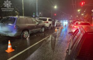 Зіткнулись три автівки: у Луцьку п’яний водій скоїв аварію Зіткнулись-три-автівки:-у-Луцьку-п’яний-водій-скоїв-аварію