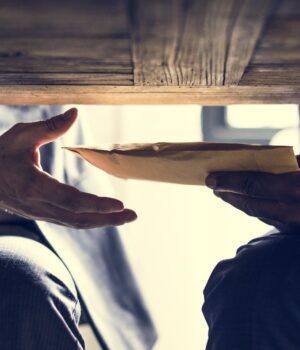 В-Україну-вперше-повернули-з-за-кордону-гроші,-вкрадені-через-корупційну-схему В-Україну-вперше-повернули-з-за-кордону-гроші,-вкрадені-через-корупційну-схему