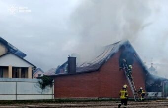 У селі біля Луцька пожежники майже годину гасили господарську споруду У-селі-біля-Луцька-пожежники-майже-годину-гасили-господарську-споруду
