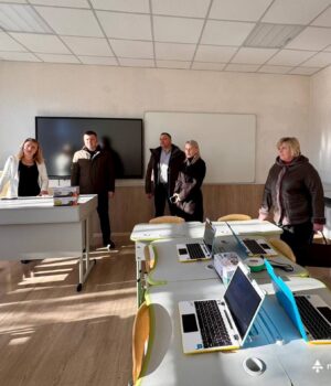 Заклади-освіти-Нововолинська-відвідали-представники-Волинської-ОДА