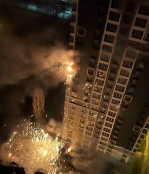 Комбінована-атака-на Київ:-руйнування,-пожежі-та багато-постраждалих-(фото,-відео)