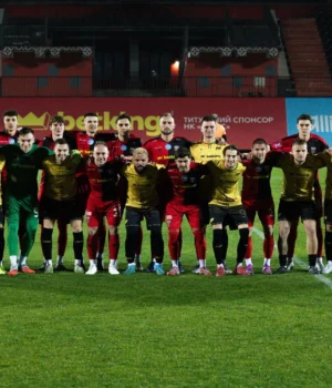 Історичний-матч:-НК-"Верес"-зіграв-проти-медіафутбольного-клубу-profan-у-Рівному