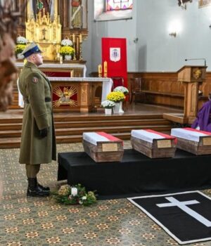 На-Львівщині-перепоховали-тіла-загиблих-воїнів-Війська-Польського На-Львівщині-перепоховали-тіла-загиблих-воїнів-Війська-Польського