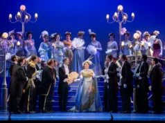 У Запоріжжі чиновники запросили дружин загиблих військових на оперету «Весела вдова» У Запоріжжі чиновники запросили дружин загиблих військових на оперету «Весела вдова»