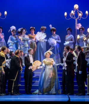 vdova_5_1000_1000_jpg.webp У Запоріжжі чиновники запросили дружин загиблих військових на оперету «Весела вдова»