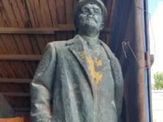 Cело на Полтавщині продає пам’ятник Леніну Cело на Полтавщині продає пам’ятник Леніну
