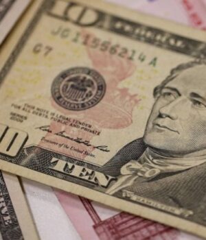 Курс-валют-на-17-листопада:-скільки-коштуватимуть-долар,-євро-і-злотий Курс-валют-на-17-листопада:-скільки-коштуватимуть-долар,-євро-і-злотий