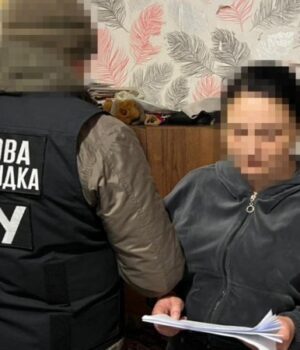 Агентка-рф-встановлювала-ретранслятори-для-ракет-і-дронів.-Її-затримали Агентка-рф-встановлювала-ретранслятори-для-ракет-і-дронів.-Її-затримали