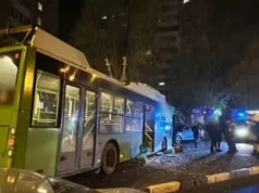 У Харкові тролейбус врізався у зупинку – травмовано водія У Харкові тролейбус врізався у зупинку – травмовано водія