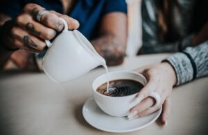 Науковці відповіли, чи надмірне споживання кави може призвести до зневоднення організму Науковці-відповіли,-чи-надмірне-споживання-кави-може-призвести-до-зневоднення-організму