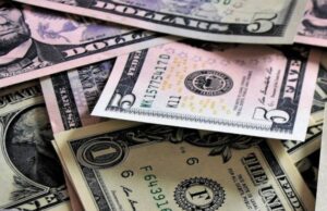 Курс валют на 18 листопада: скільки коштуватимуть долар, євро та злотий Курс-валют-на-18-листопада:-скільки-коштуватимуть-долар,-євро-та-злотий