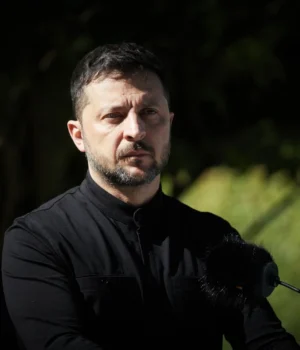 Зеленський-готує-на-четвер-Ставку,-анонсував-законодавчі-ініціативи-і-швидкі-рішення Зеленський-готує-на-четвер-Ставку,-анонсував-законодавчі-ініціативи-і-швидкі-рішення