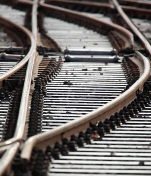 У-Польщі-після-диверсії-відновили-рух-на-залізниці:-прокуратура-розслідує-теракт У-Польщі-після-диверсії-відновили-рух-на-залізниці:-прокуратура-розслідує-теракт