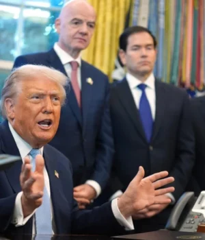 Трамп-здивований-тривалістю-війни-в-Україні-та-має-"ще-одну-справу-з-путіним"