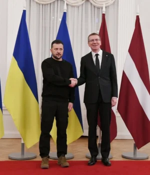 Зеленський-привітав-Рінкевичса-з-Днем-незалежності-Латвії