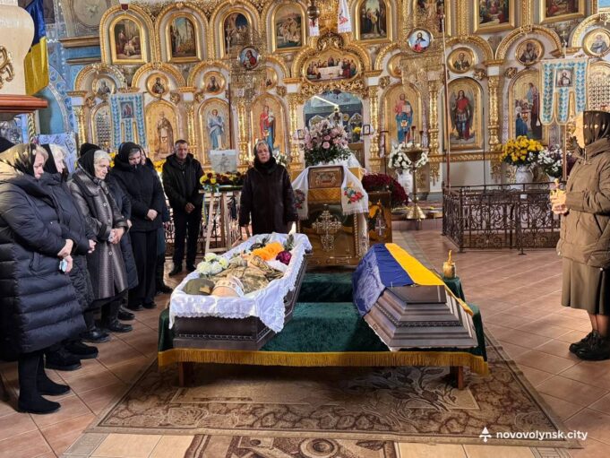 Нововолинська громада попрощалася із Захисником Олександром Білецьким Нововолинська-громада-попрощалася-із-Захисником-Олександром-Білецьким
