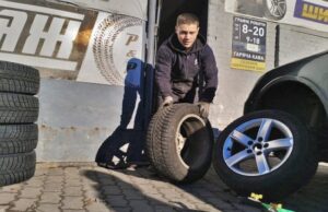 Скільки коштує в Луцьку заміна літньої гуми на зимову та чи є черги на шиномонтажах Скільки-коштує-в-Луцьку-заміна-літньої-гуми-на-зимову-та-чи-є-черги-на-шиномонтажах
