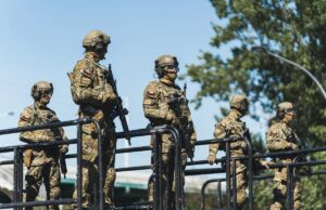 Польща розгортає 10 тисяч військових для захисту критичної інфраструктури Польща-розгортає-10-тисяч-військових-для-захисту-критичної-інфраструктури