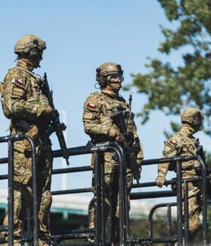 Польща-розгортає-10-тисяч-військових-для-захисту-критичної-інфраструктури Польща-розгортає-10-тисяч-військових-для-захисту-критичної-інфраструктури