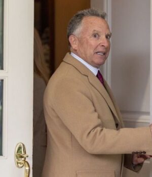 Кремлівський-посередник-“вертить”-Віткоффом-у переговорах-Трампа-про-Україну —-політолог