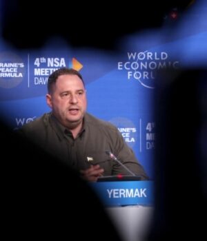 «Віцепрезидент»-чи-«громовідвід»?-Штрихи-до-портрету-Андрія-Єрмака