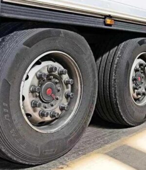 Коли-потрібно-міняти-вантажні-шини-за-видом-зносу?