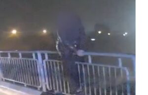 На Волині патрульні врятували жінку, яка хотіла накласти на себе руки. ВІДЕО На-Волині-патрульні-врятували-жінку,-яка-хотіла-накласти-на-себе-руки.-ВІДЕО