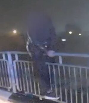 На-Волині-патрульні-врятували-жінку,-яка-хотіла-накласти-на-себе-руки.-ВІДЕО