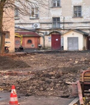 У-Луцьку-за-понад-мільйон-ремонтують-двір-на-проспекті-Волі