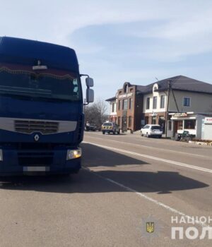 У-Луцькому-районі-вантажівка-наїхала-на-жінку,-вона-загинула