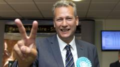 Медведчук, хабарі та депутати ЄС: як WhatsApp зламав тіньову схему Кремля Медведчук,-хабарі-та-депутати-ЄС:-як-whatsapp-зламав-тіньову-схему-Кремля