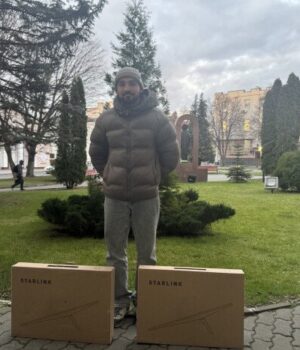 Модеми-starlink-та-квадрокоптер:-Луцька-громада-передала-допомогу-військовим